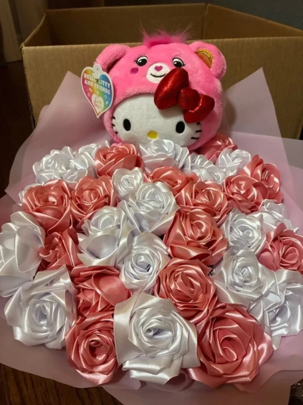 Hello kitty eternal flowers